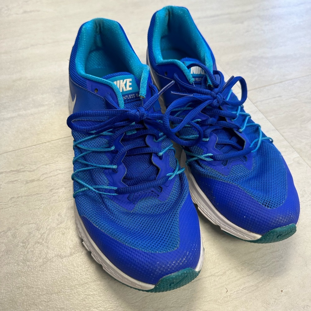 Nike Air Relentless 6 - size 10 - royal blue